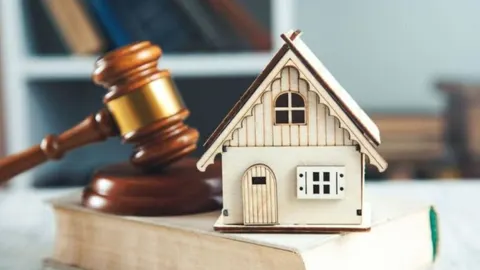 Кому дістанеться частка, від якої відмовився спадкоємець: роз'яснення Мін'юсту
