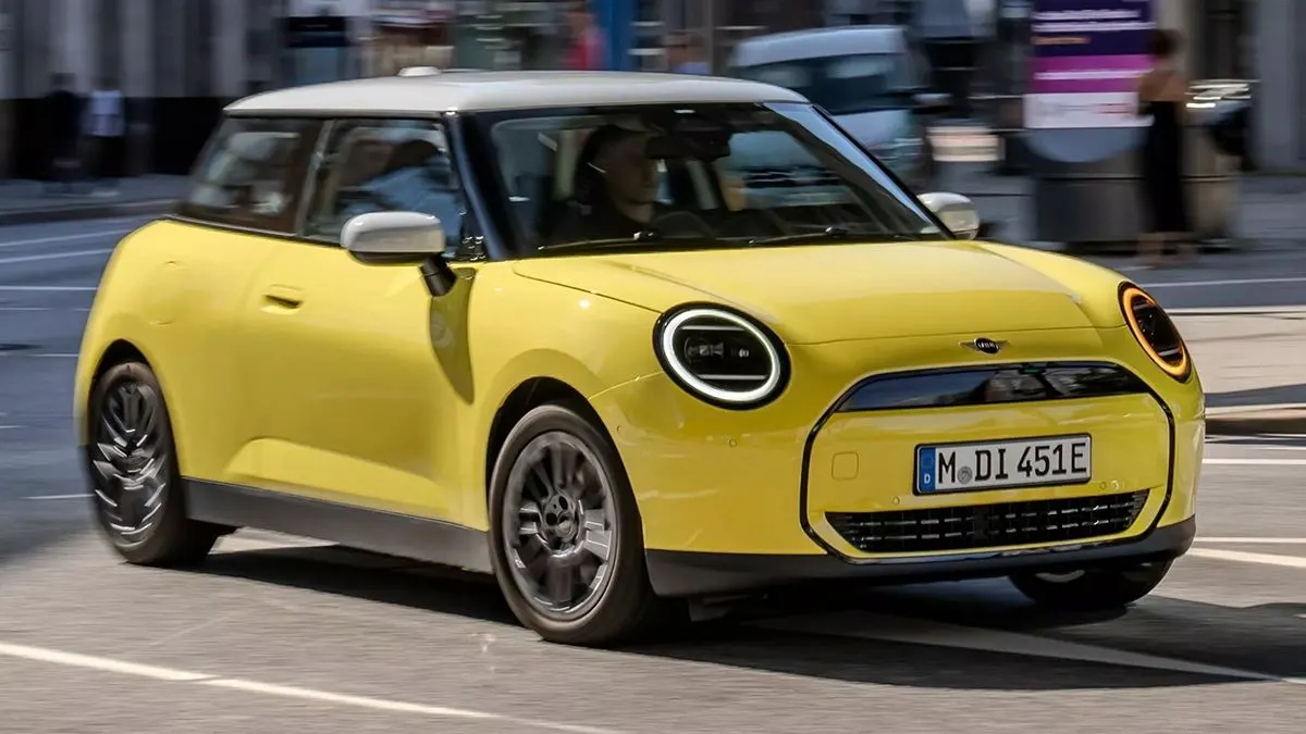 MINI Cooper може вперше за 70 років змінити тип приводу