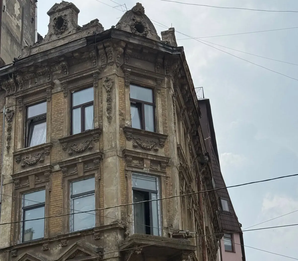 Львів'янин зніс стіни у пам'ятці: суд зобов'язав усе відновити