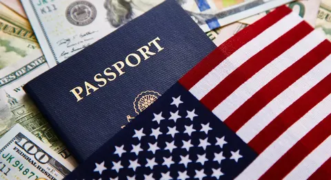 США готують безпрецедентне анулювання віз для понад 200 тисяч іноземців