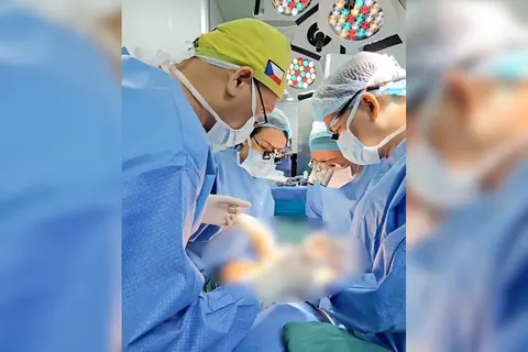 Вперше в історії В'єтнаму: лікарі пересадили статевий орган чоловіку