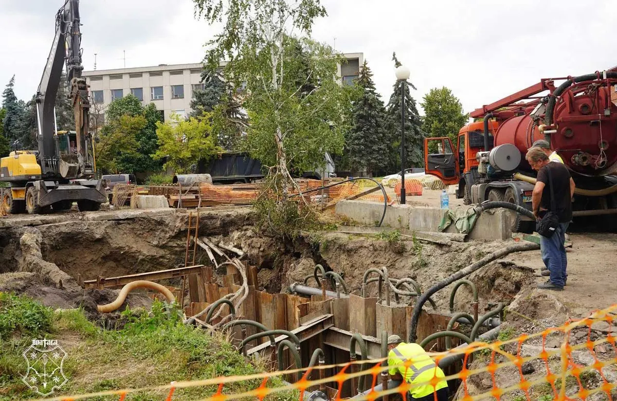 На Старому Подолі лагодять колектор, який руйнувався 40 років