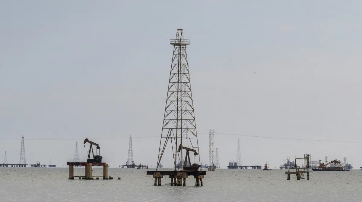 Історична нафтова угода: США отримали контроль над 65 млрд барелів Венесуели