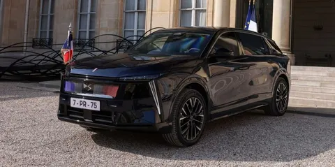 У Єлисейському палаці поруч стоятимуть DS N°7 ELYSEE та DS 21 PALLAS генерала де