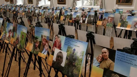 «Ми не народжені для війни»: у Чернігові показали 275 історій захисників із 82-ї бригади