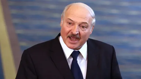 «Столітні традиції» і «братні народи»: Лукашенко привітав Україну з Днем Незалеж