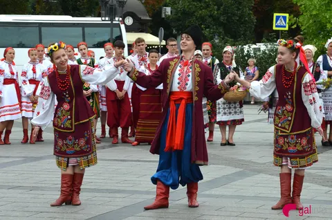 Обжинки, весілля та "заплітання долі": у Львові відбувся Фестиваль тра