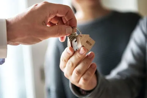 Безпечна угода: на що зважати, купуючи квартиру під час війни