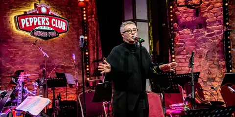 Вересневі благодійні вечори НаШапку: рок, сатира та кобзарські переспіви