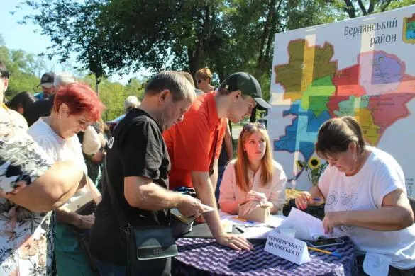 Життя бердянців після чотирьох років релокації: від продуктових наборів до сервісного центру